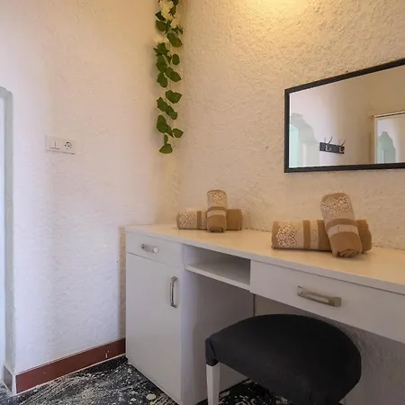 Imrens Szálloda Çeşme