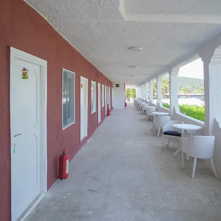 ホテル Imrens Çeşme