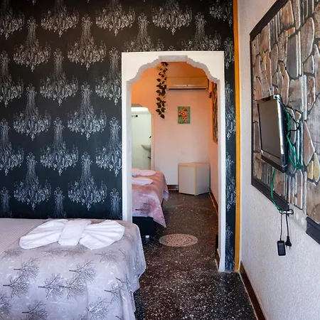 Imrens Hotel *